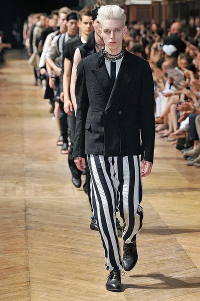 Look 44